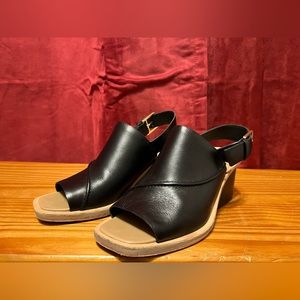 clarks Bermudan Block Heel Sandal womens 8.5 pre owned No Box..